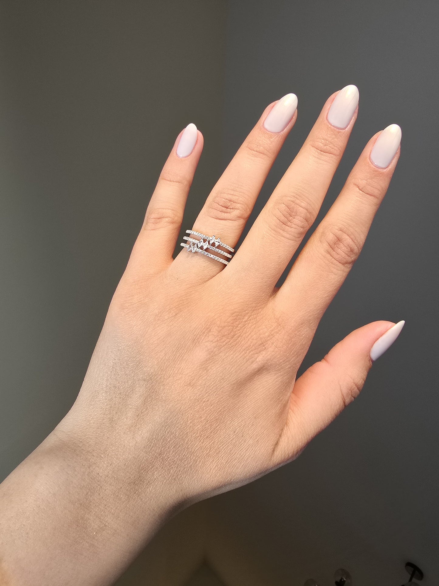 Triple-Band Stacking Ring