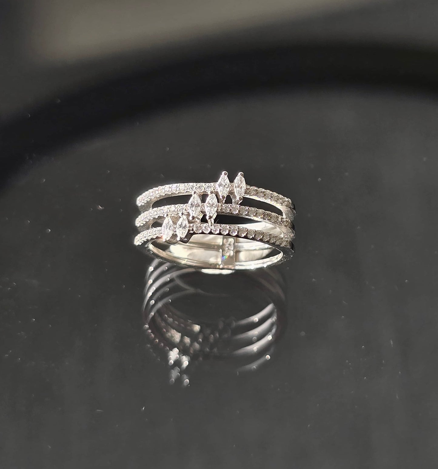 Triple-Band Stacking Ring