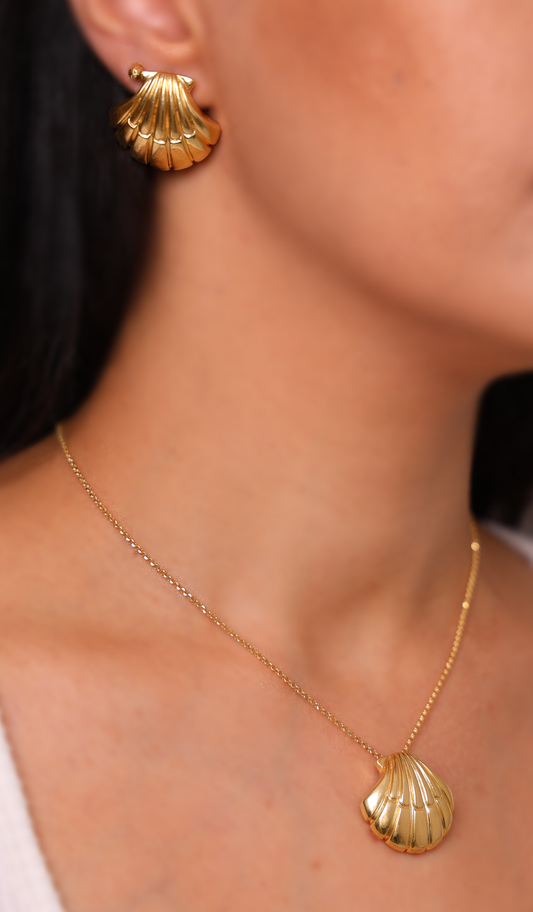 Golden Shell Necklace